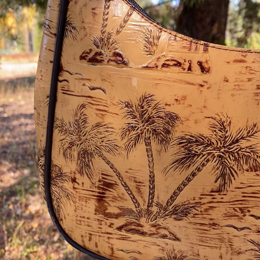 Sunset Cove Shoulder Purse - Picture 2 of 9